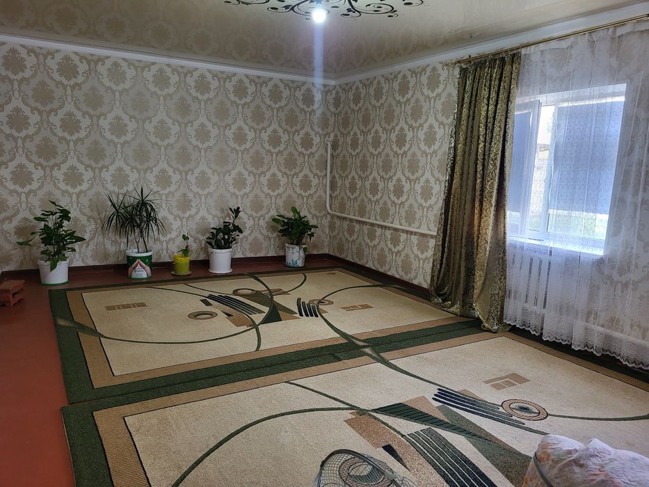 Жер үй сатылады.