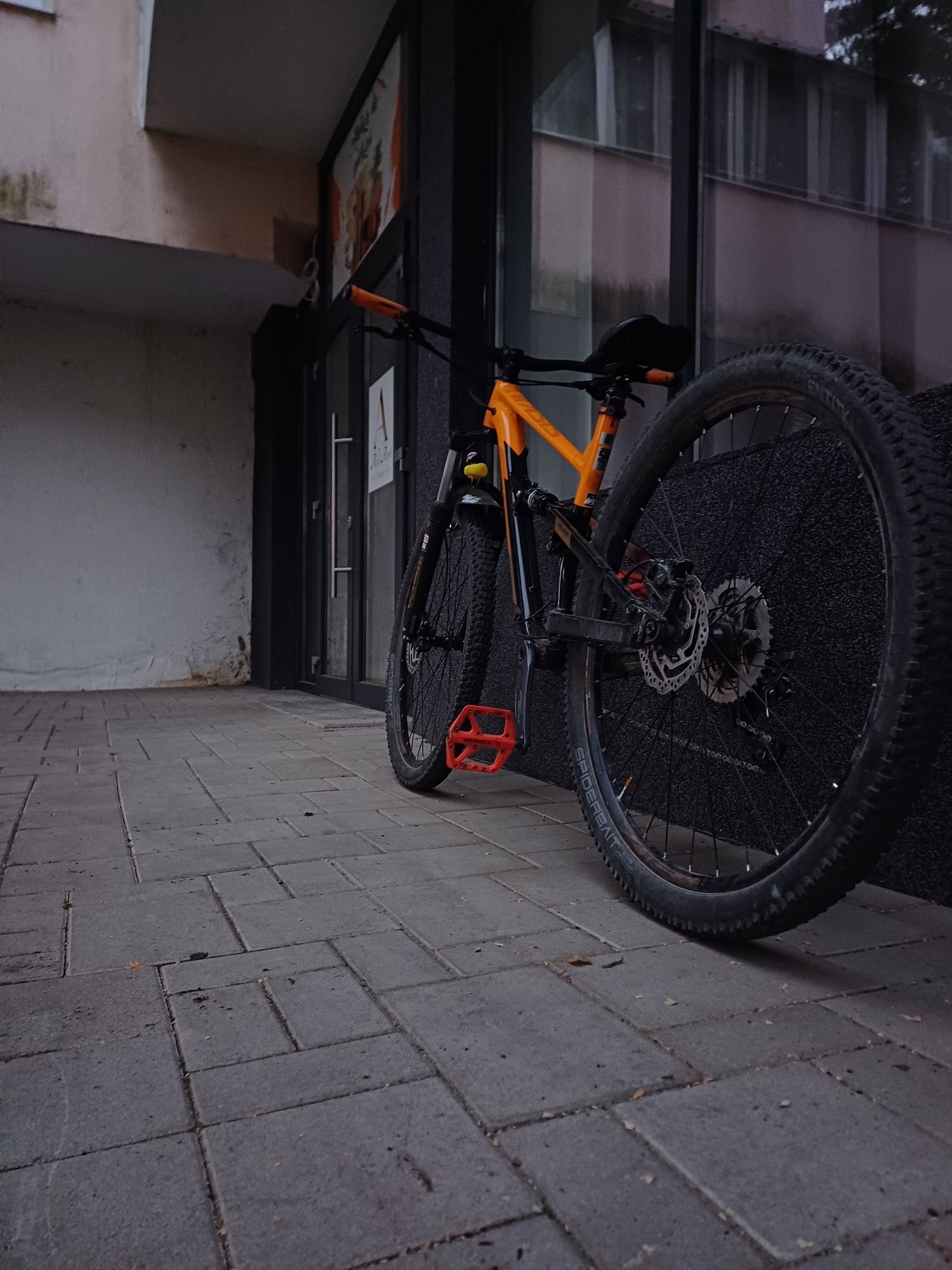 Vând Bicicleta Polygon Siskiu D6 Orange 29" GARANTIE 2 ANI