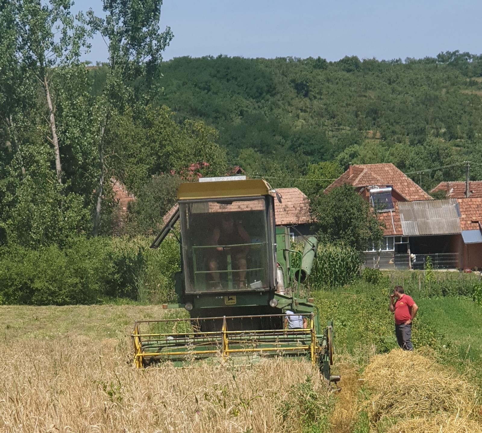 Vând combină John Deere 935