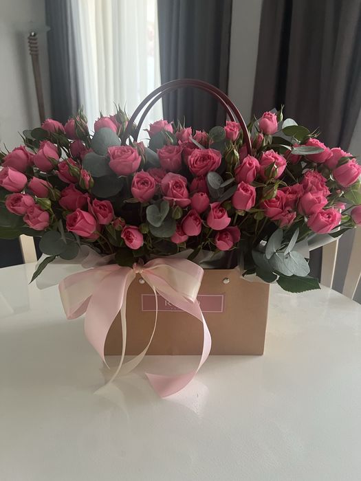 Продам розы свежие в сумочке