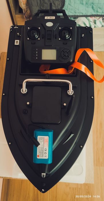 Лодка за захранка с GPS 16 точки и автопилот+чанта промо