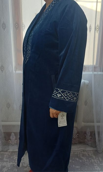 Чапан синего цвета