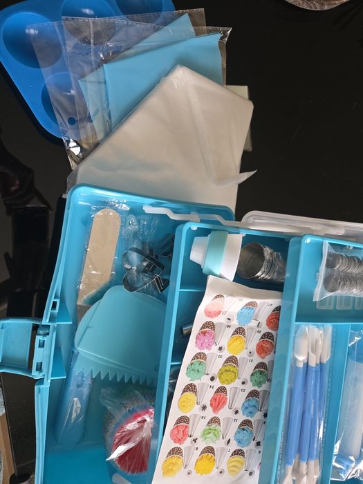 Комплект за декориране на сладкиши