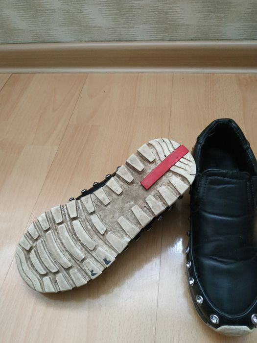 Продам женскую обувь.