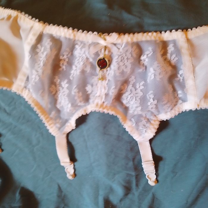 Жартиери за младоженки