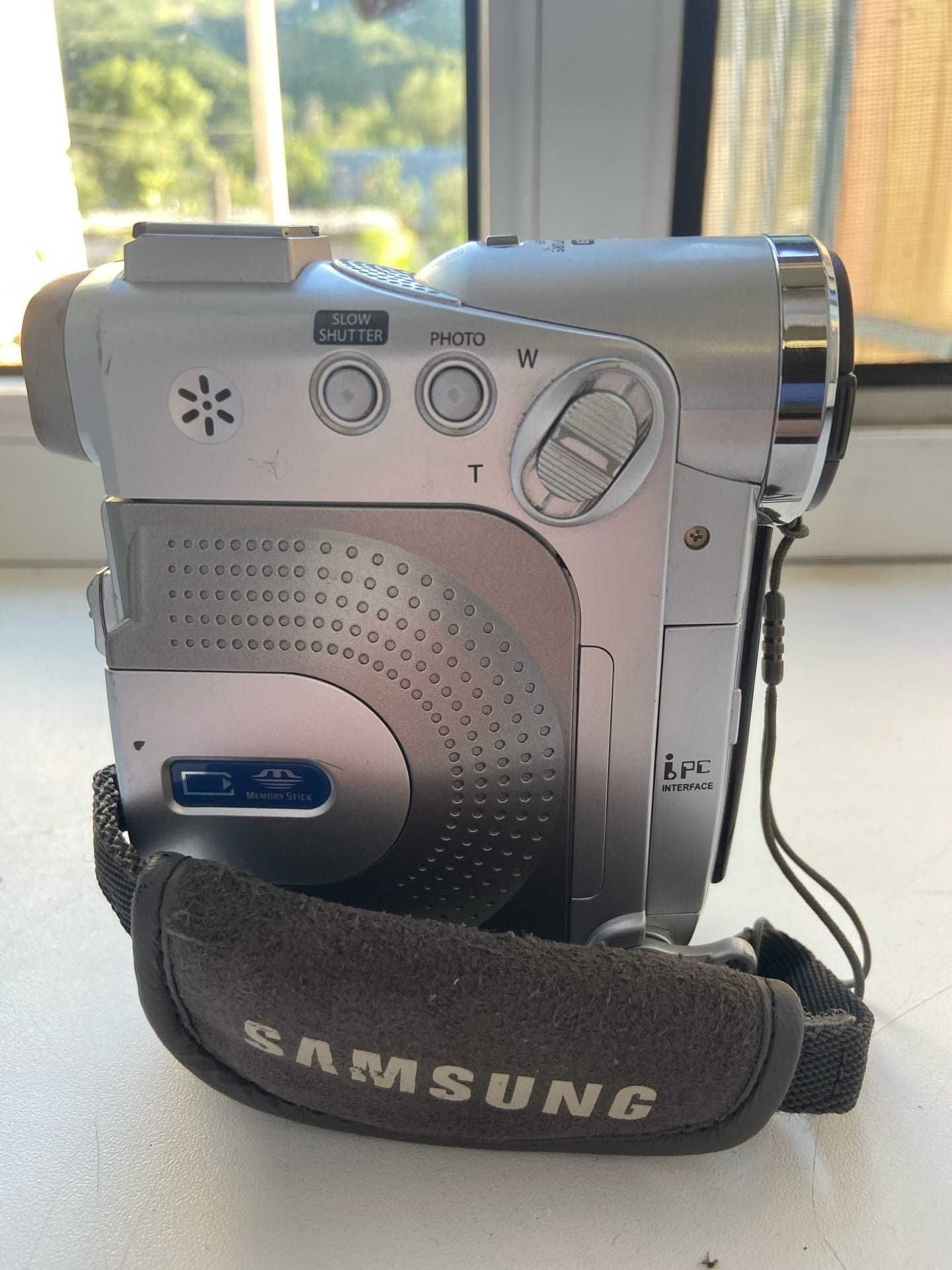 Видеокамера Samsung VP-D270i