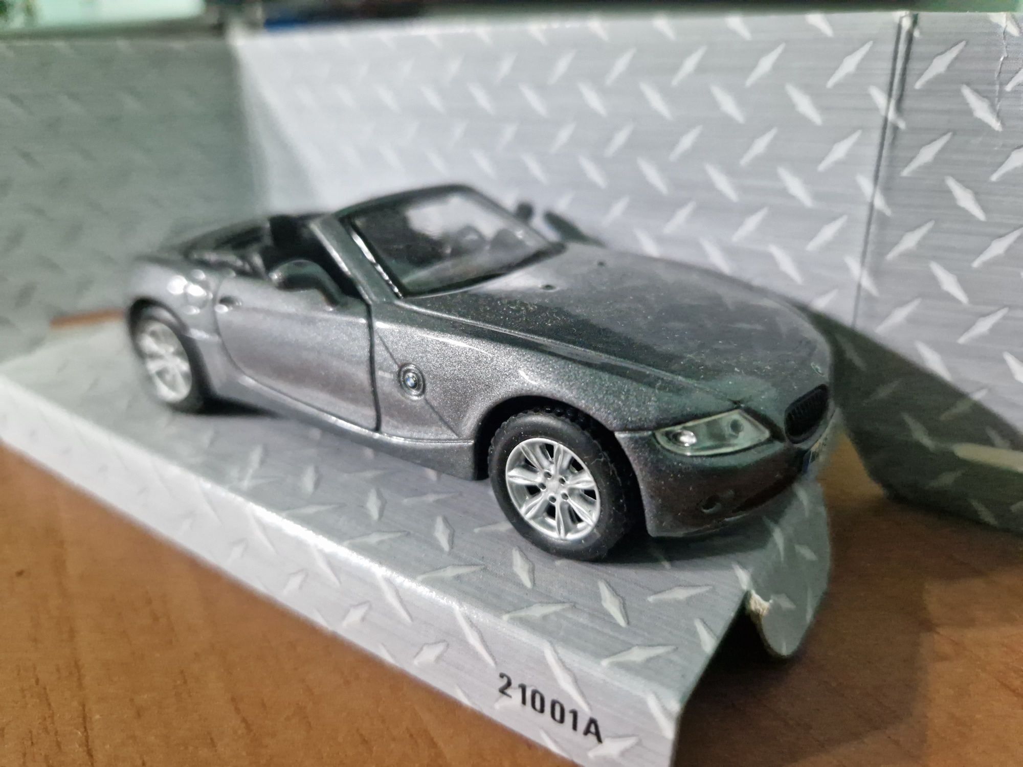 Machete auto 1:43