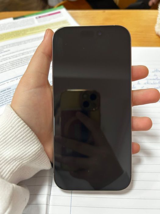 iPhone 16 pro,fara defecte vand urgent,mesaje in privat