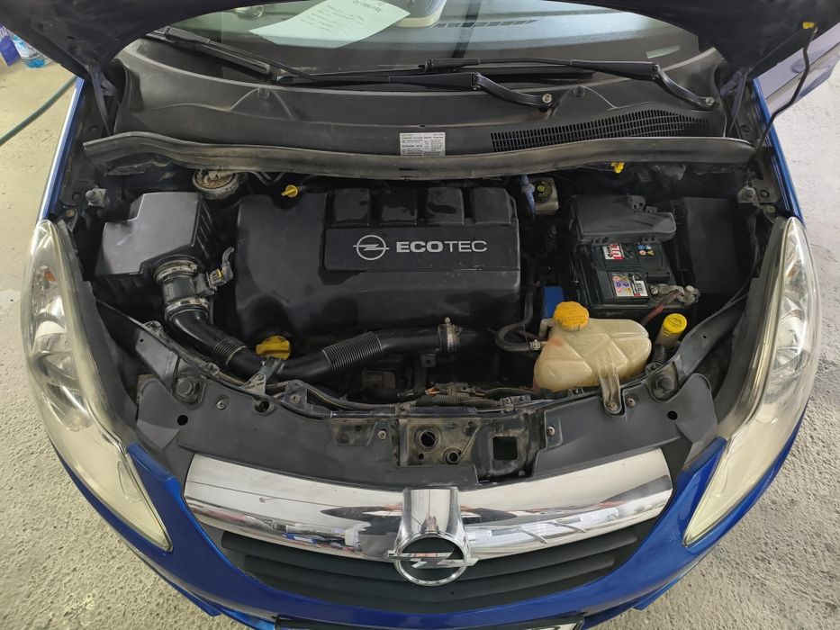 Vând Opel CORSA D