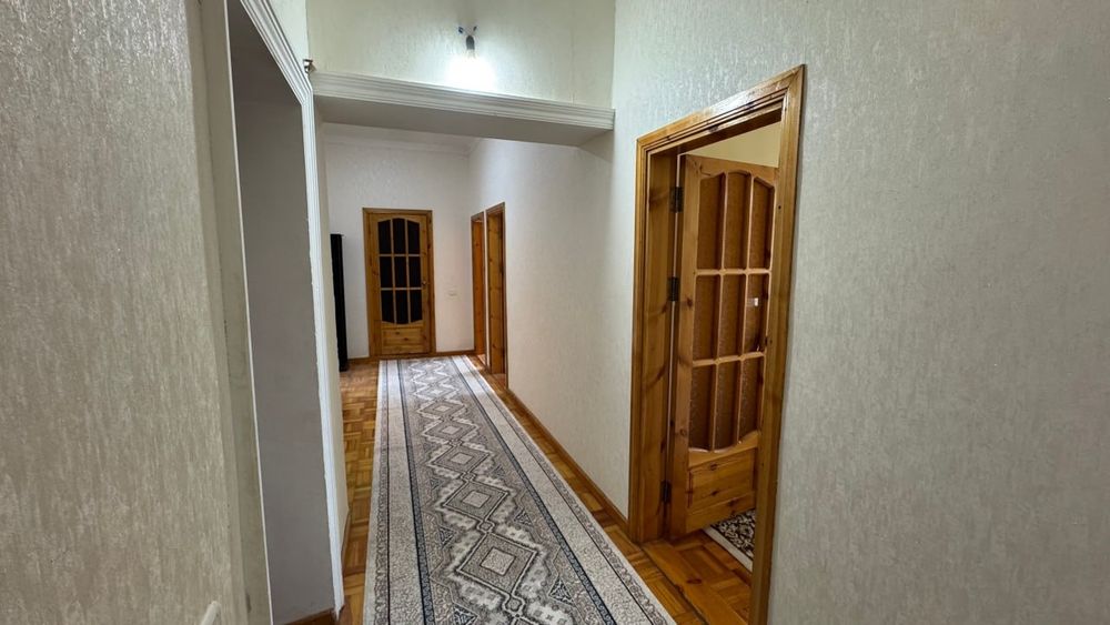 Срочно! На Бульваре Сдаётся 4х комнатная квартира