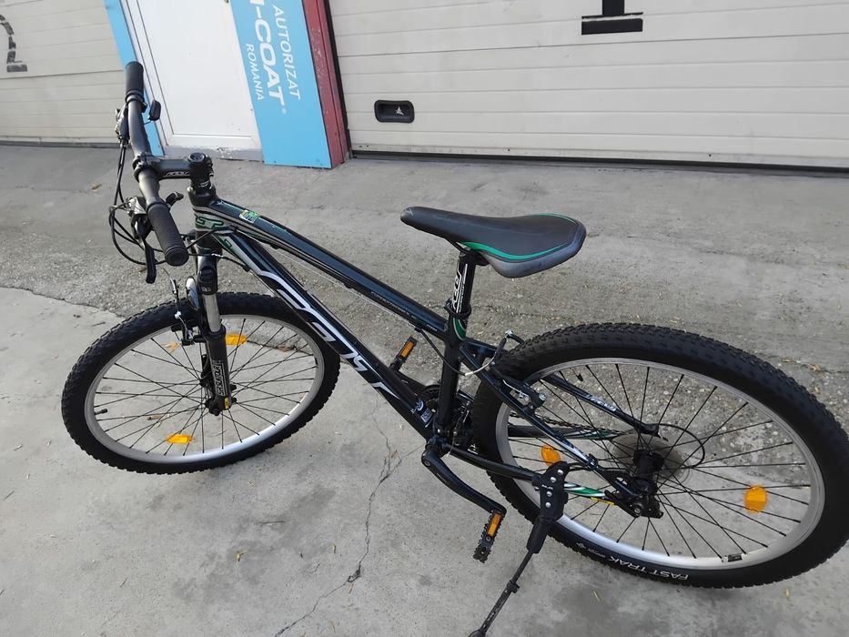 Vând bicicleta din aluminiu