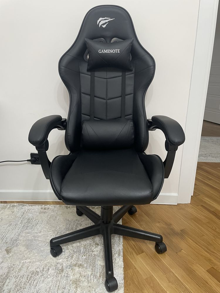 Продается игровое кресло
