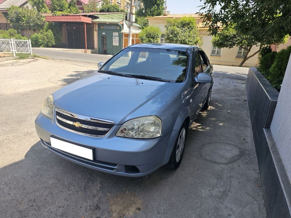 Продаётся автомобиль Chevrolet Laccetti