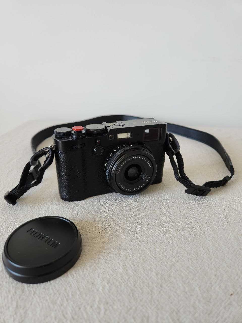 Компактна безогледална камера Fujifilm X100F