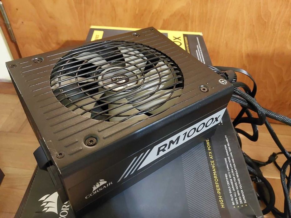 Corsair RM1000X 80+Gold - 1000W компютърно захранване