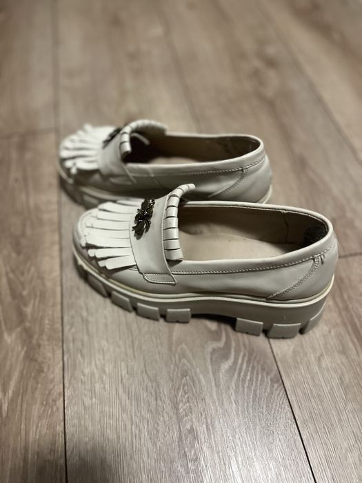 Papuci ambalati in cutie