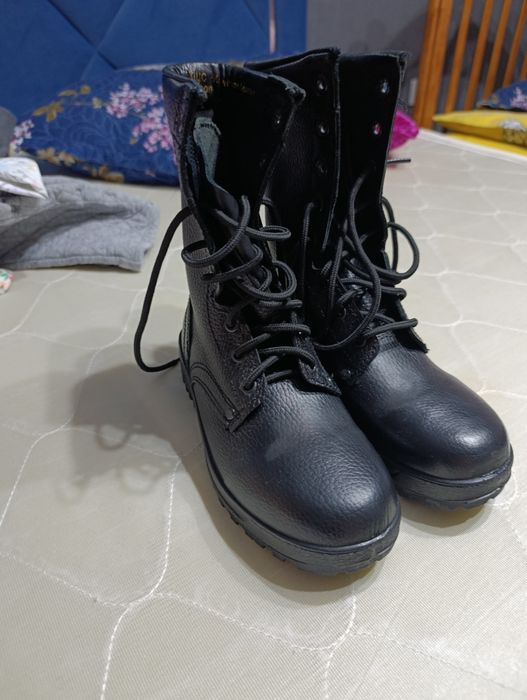 Ботинки с высоким берцем