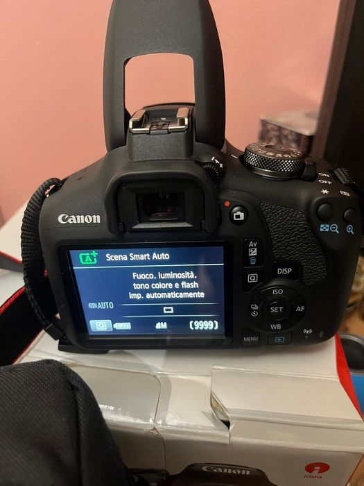 Canon eos 2000D Folosit ff puțin