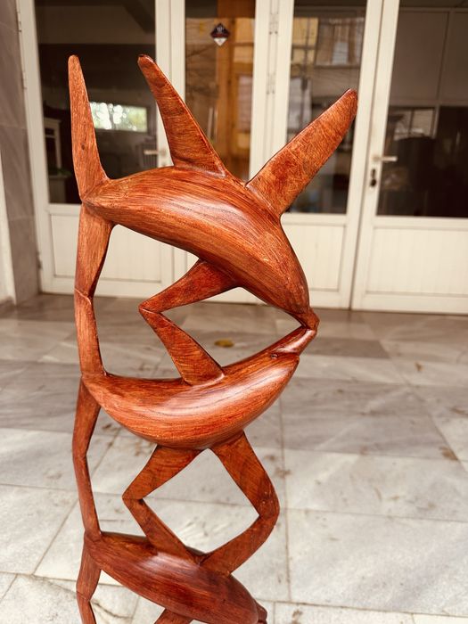 Ръчно издялана дървена скулптура – внесена от Дания (105×30 см)