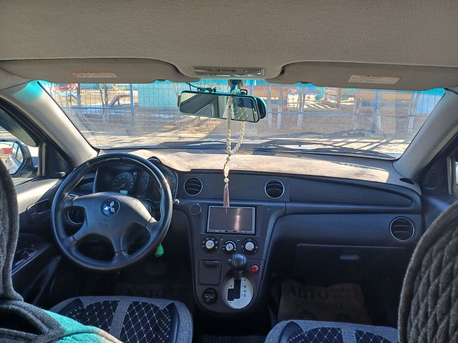 Автомобиль Mitsubishi Airtrek