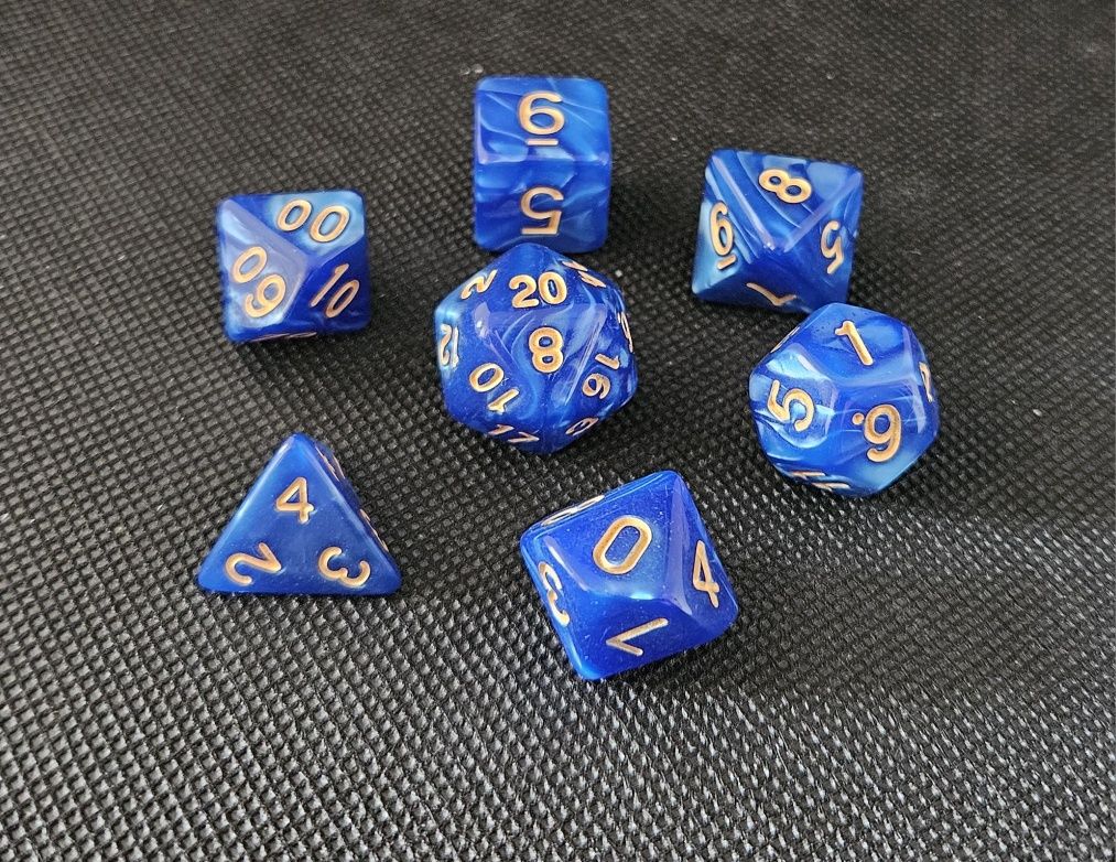 Set 7 zaruri TTRPG/Dungeons&Dragons, culoare albastru roial/auriu