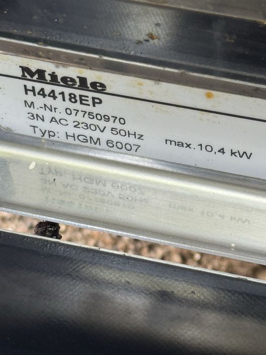 Miele H4418EP фурна с пиролиза за вграждане с керамичен плот