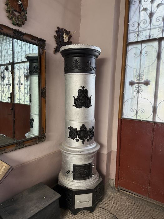 Cuptor din fonta cu bazin pentru incalzire centrala