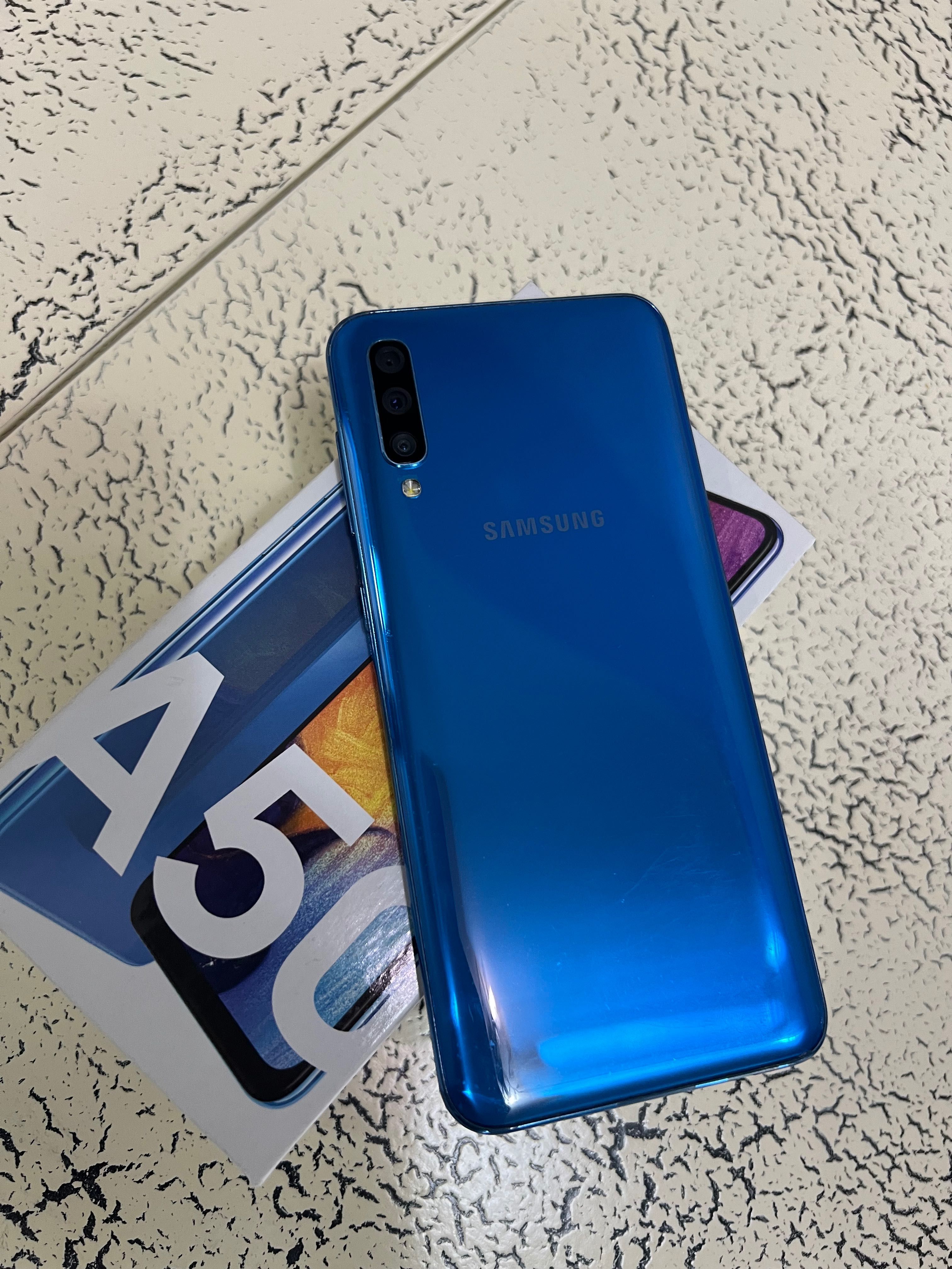 Продавам SAMSUNG A-50