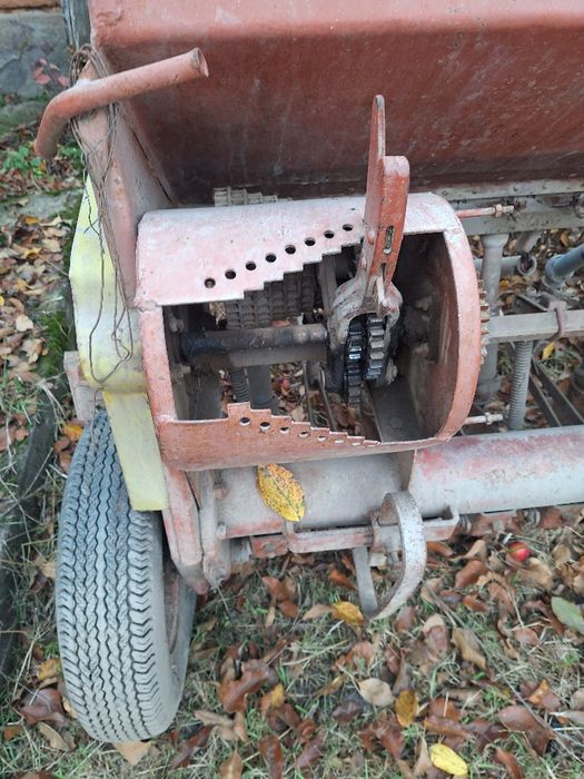 Vând utilaje dupã rtactor 445