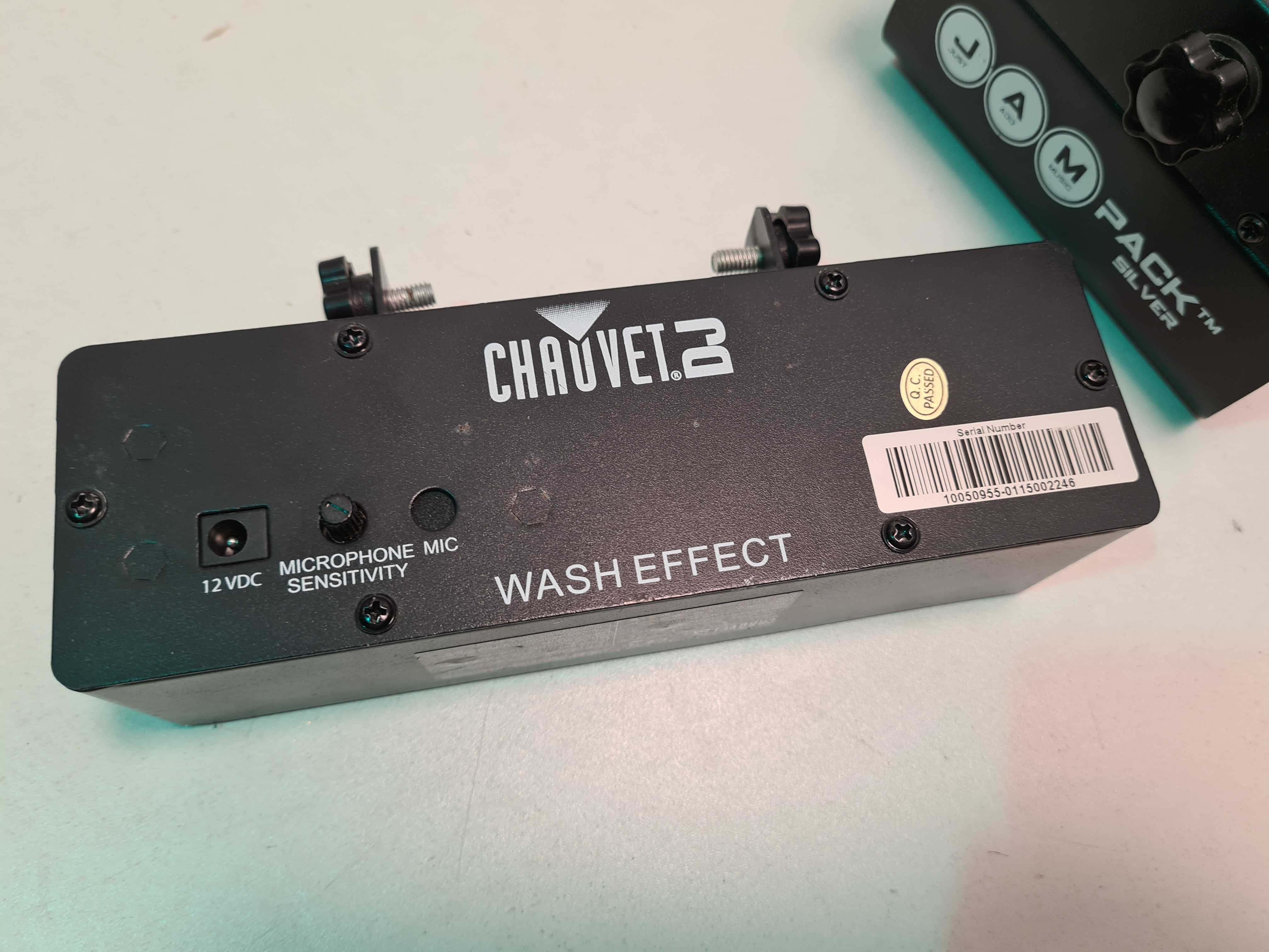 Lumini DJ Chauvet LED Moonflower si Wash effect