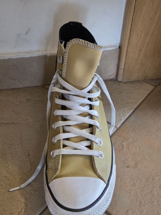Tenisi Converse unisex impermeabili din piele Chuck Taylor