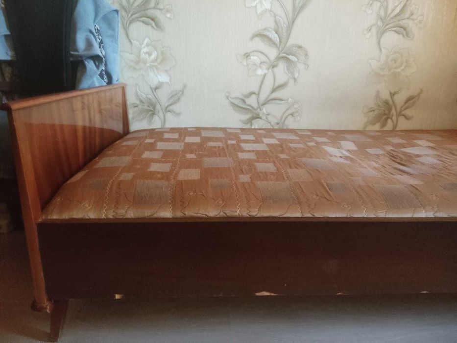 Продам две кровати б/у