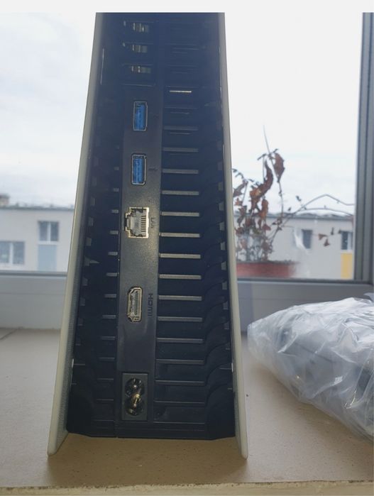 playstation 5 с един контролер