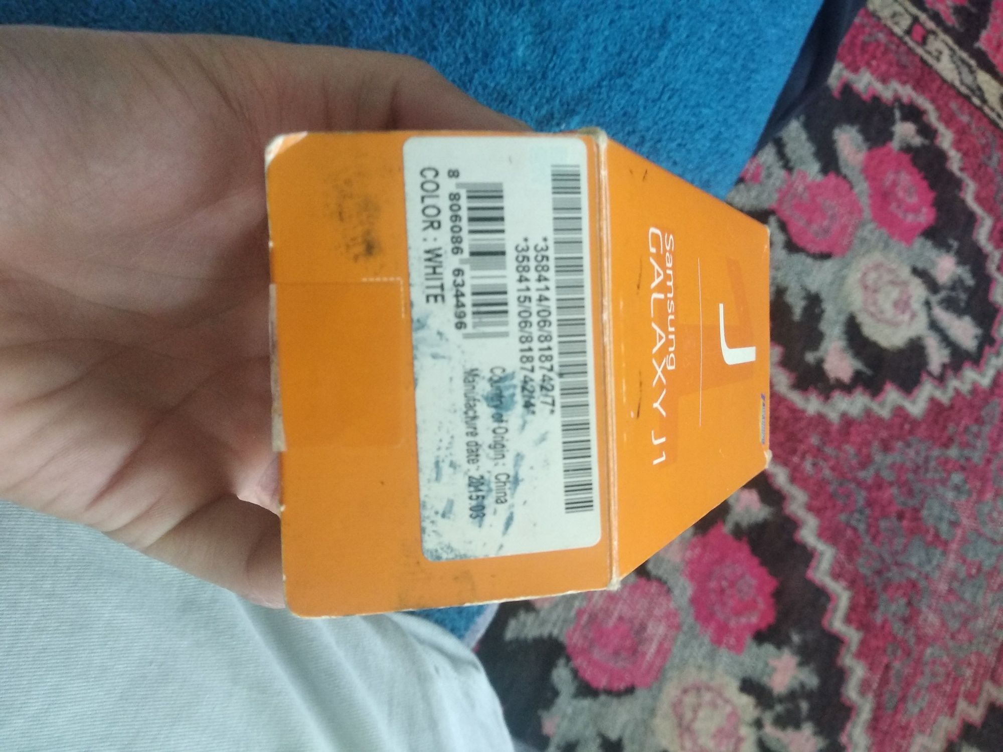 Samsung J 1 zudlik bilan sotiladi birqol telfon
