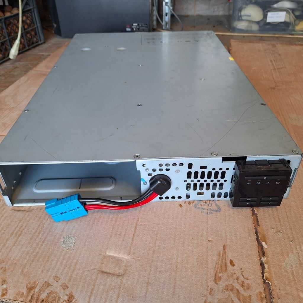 Smart UPS APC pentru rack servere 3000VA 1500VA 1000VA