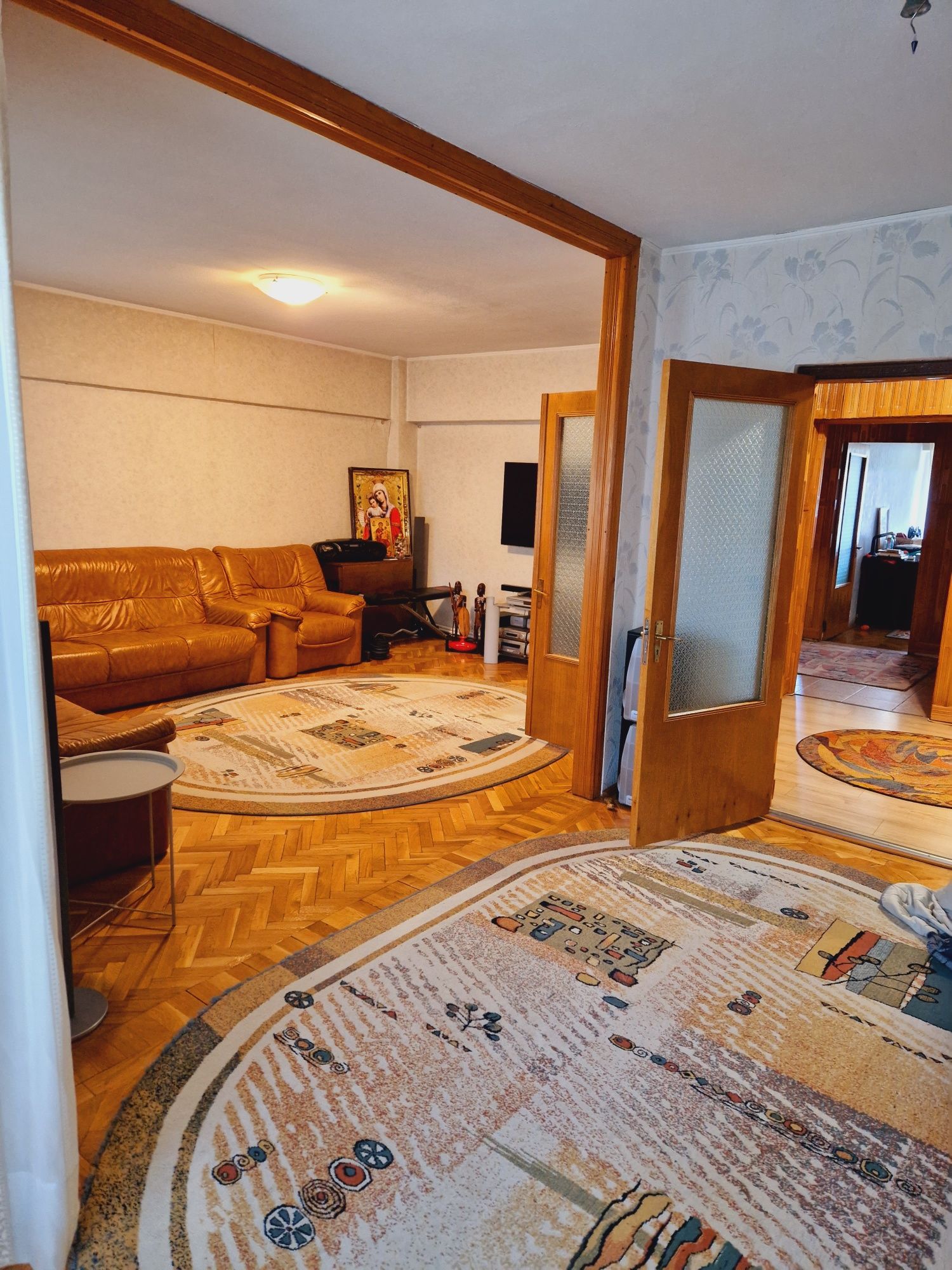 Apartament , Bloc Modern