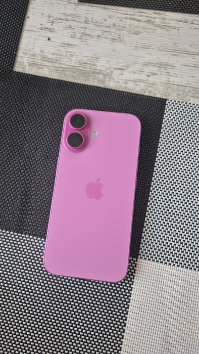 Iphone  16 pink 256