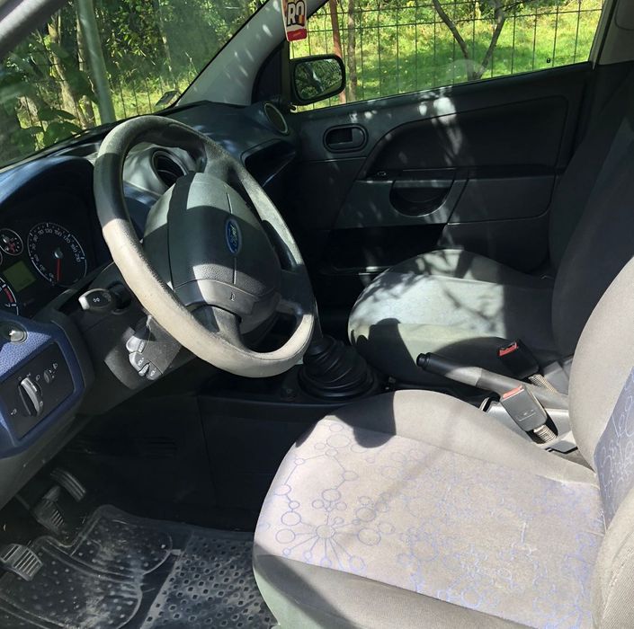 Vând Ford Fiesta