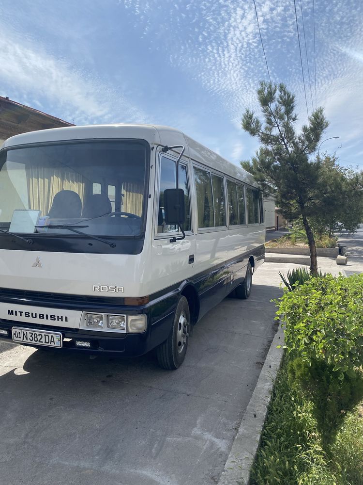 Микроавтобус Mitsubishi Rosa