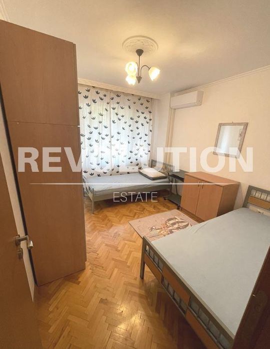 Етаж от къща в района на Бриз!