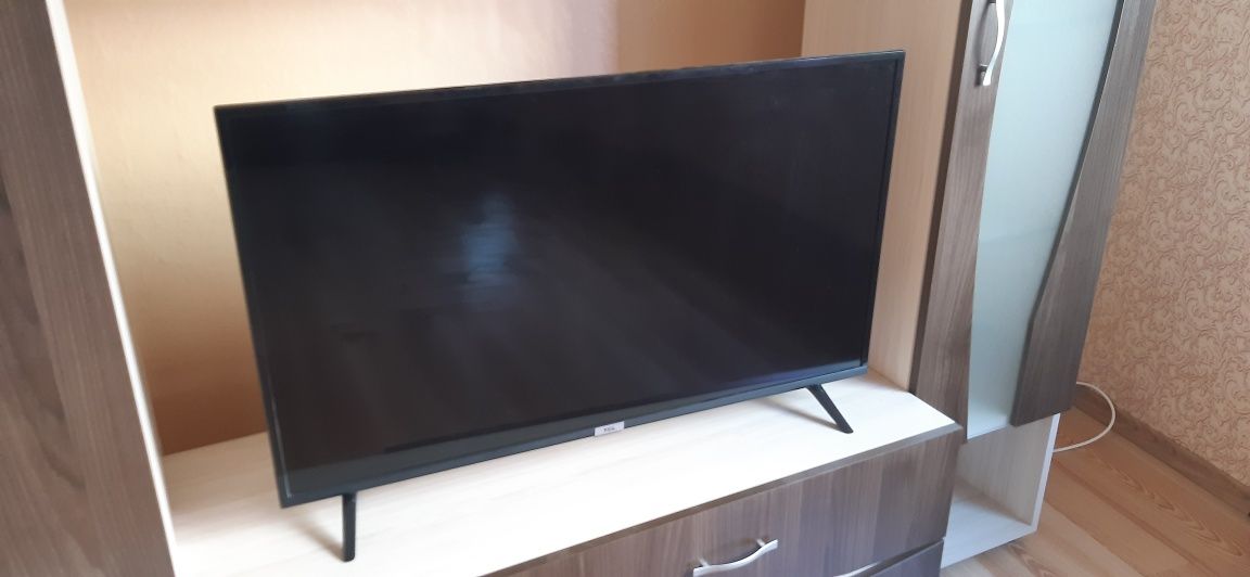 Телевизор TCL 40"Android за ремонт