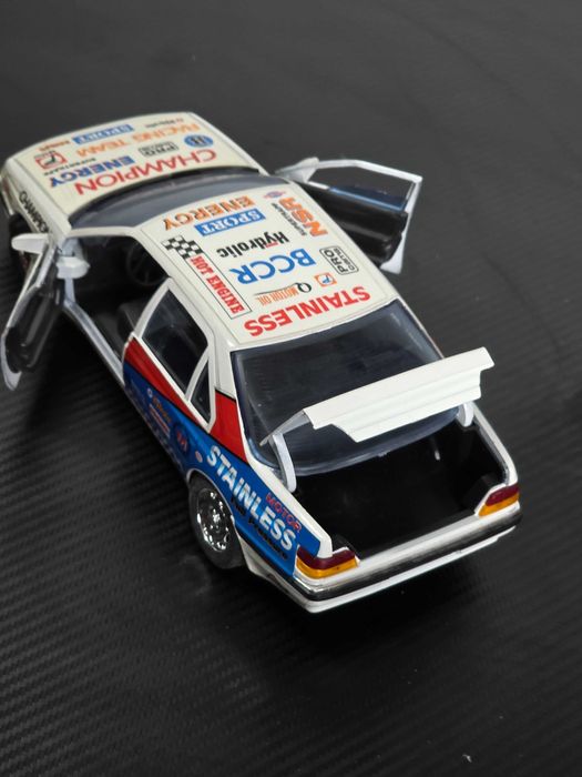 Macheta Auto 1/18 Majorette Peugeot 605