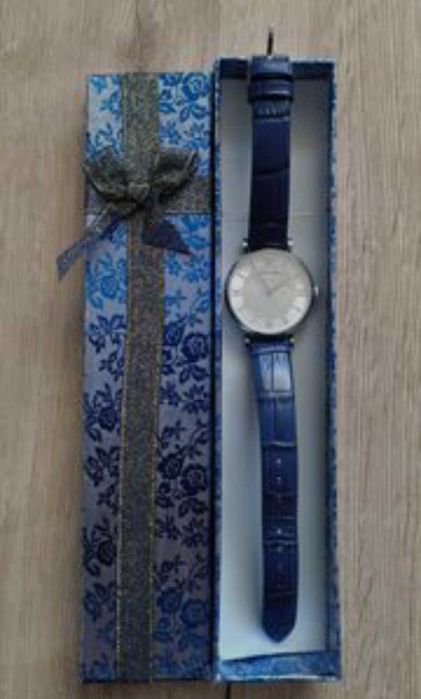 Ceas dama original, Emporio Armani cu pietre Swarovski.