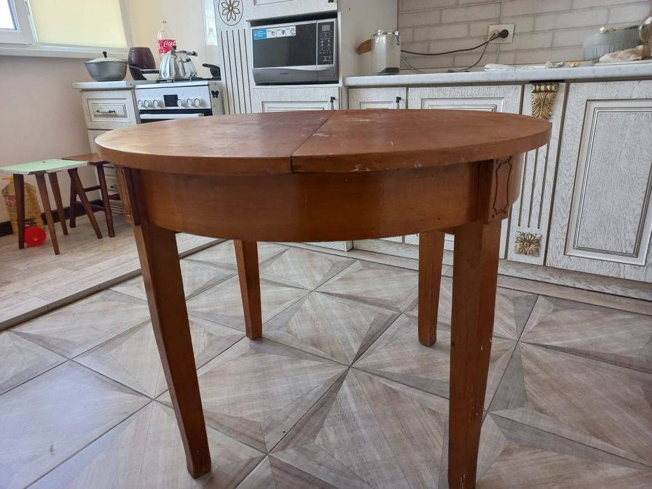 Продам дубовый стол