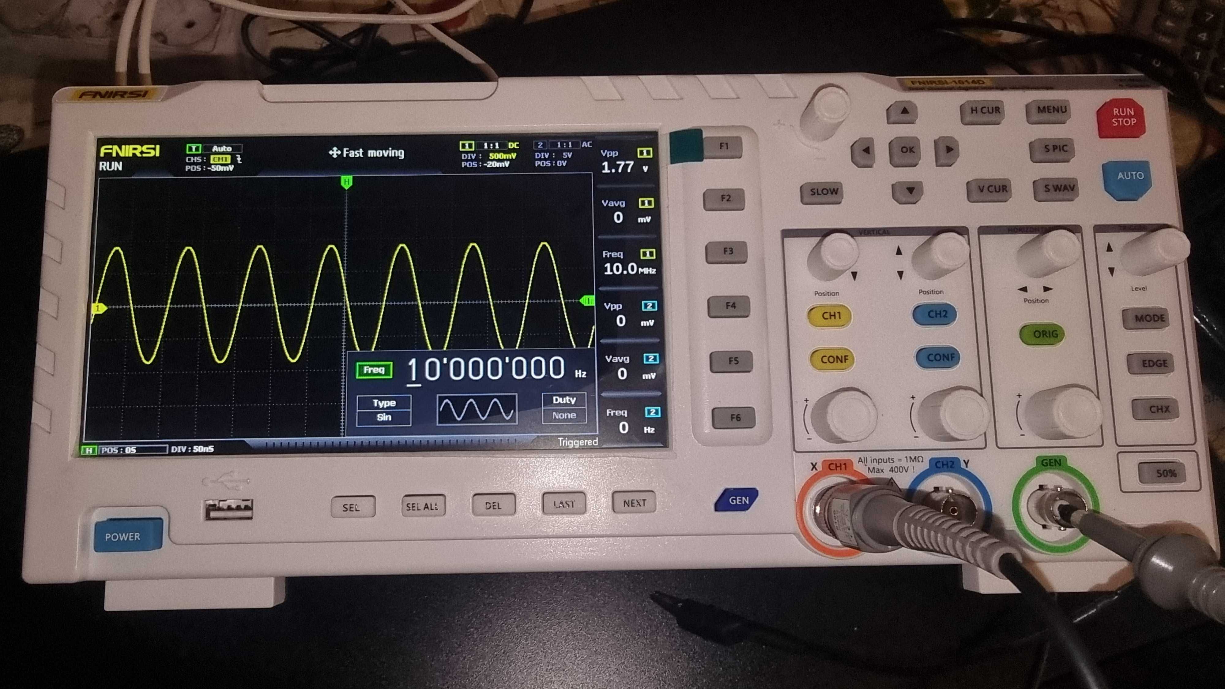 Двуканален цифров осцилоскоп с вграден сигнал генератор 2х100MHz