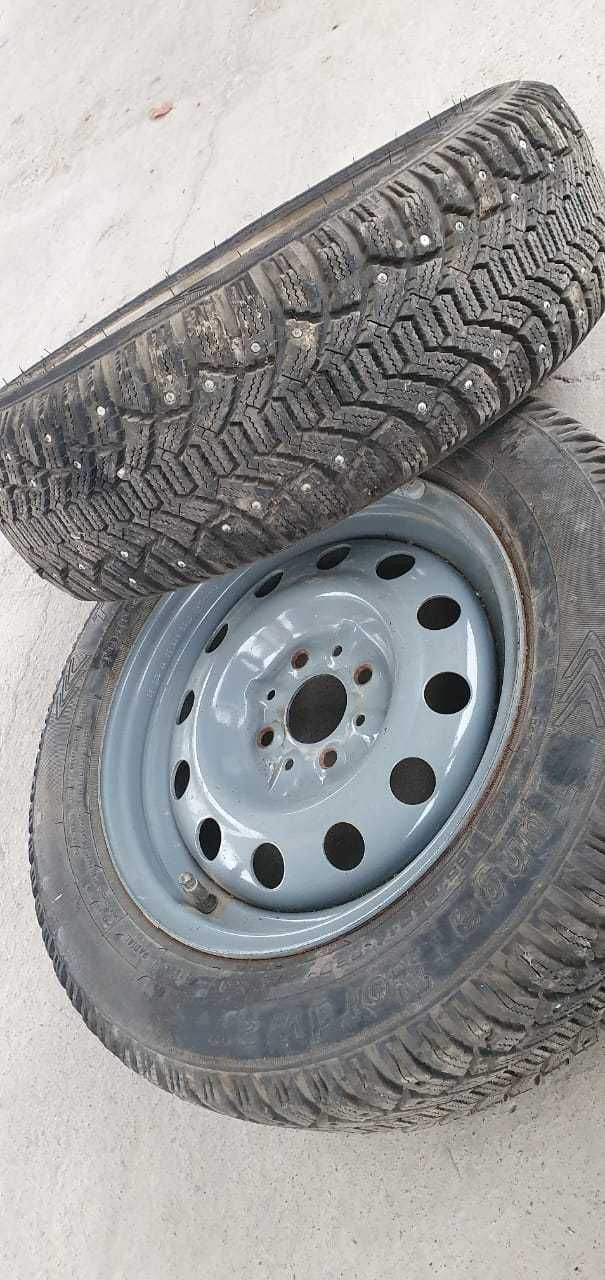 Зимные Шины TUNGA NordWay с дисками в хорошем состоянии 185/65 R14 86Q