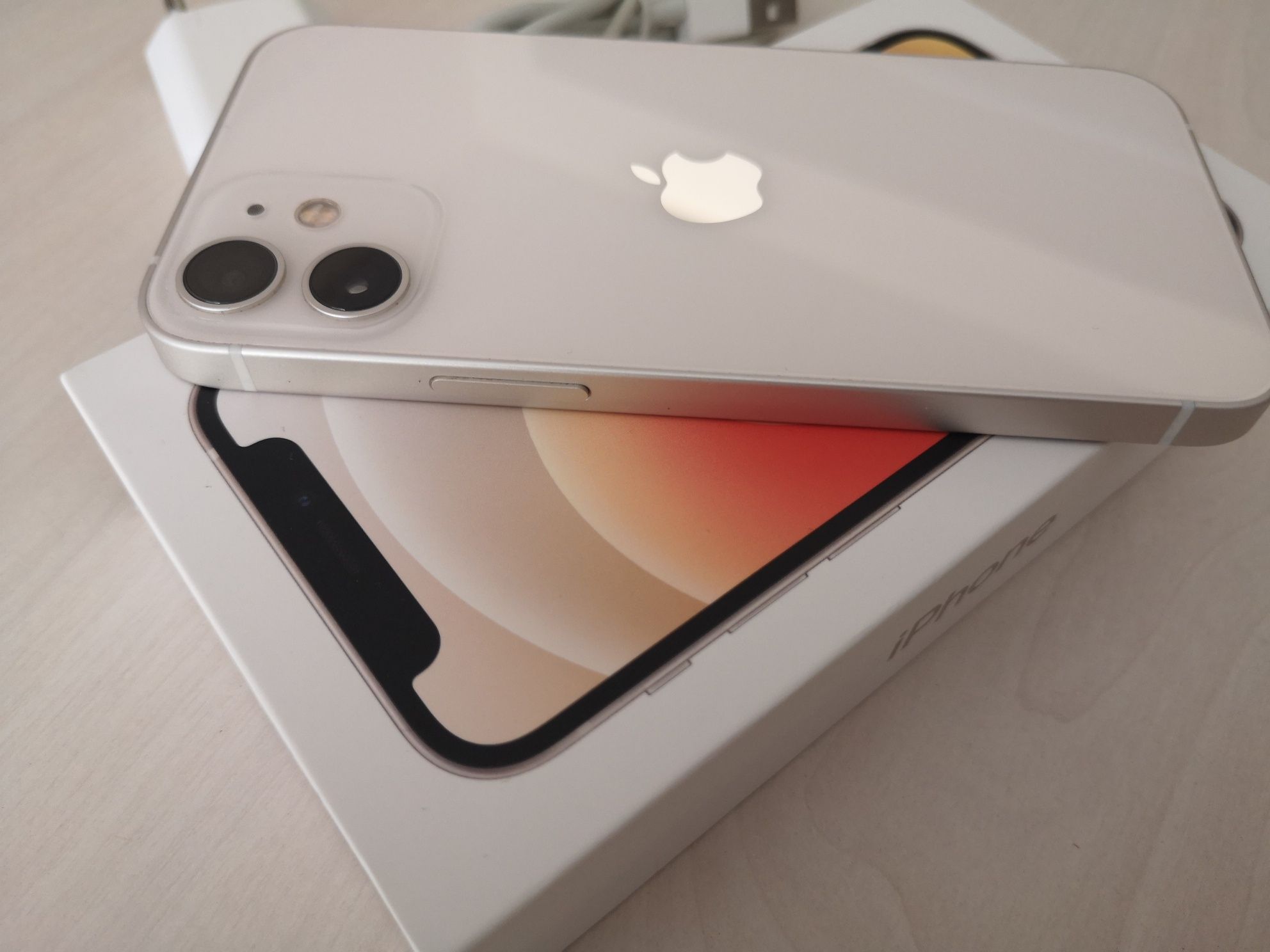 Iphone 12 mini White /100 %Battery health