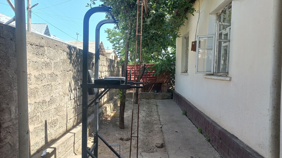 Уй сотилади, платина. Бустонлик тумани мол бозор якинида. Абайда.