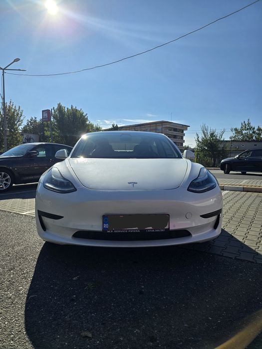 Tesla model 3 sr+ 2020