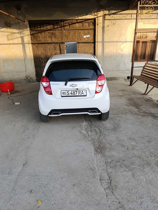 Shevrolet Spark машина